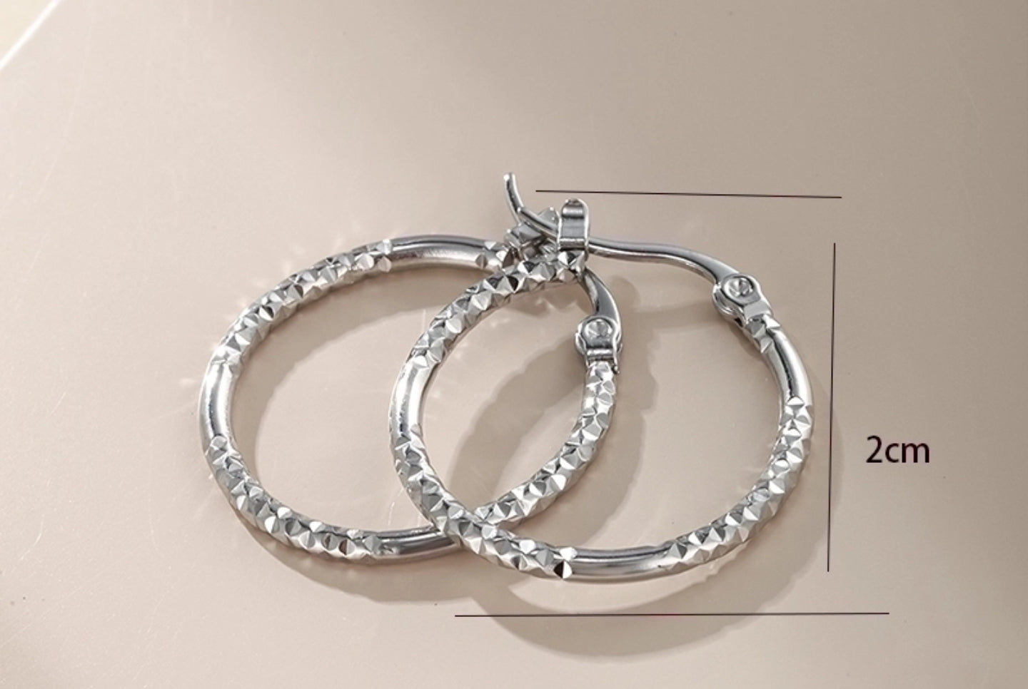 SILVER SHINY HOOPS EARRINGS