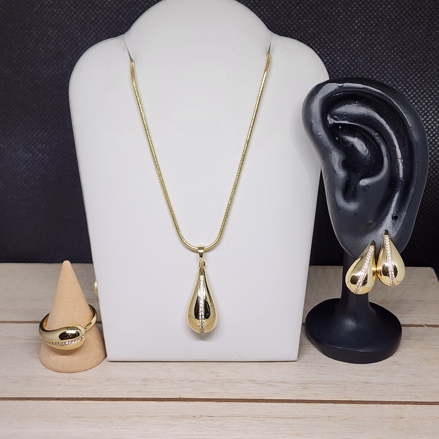 Set gota necklace