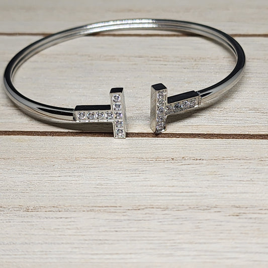 T bracelet
