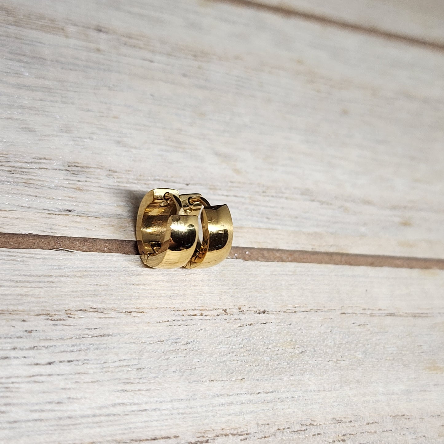 Chunky mini hoops earrings