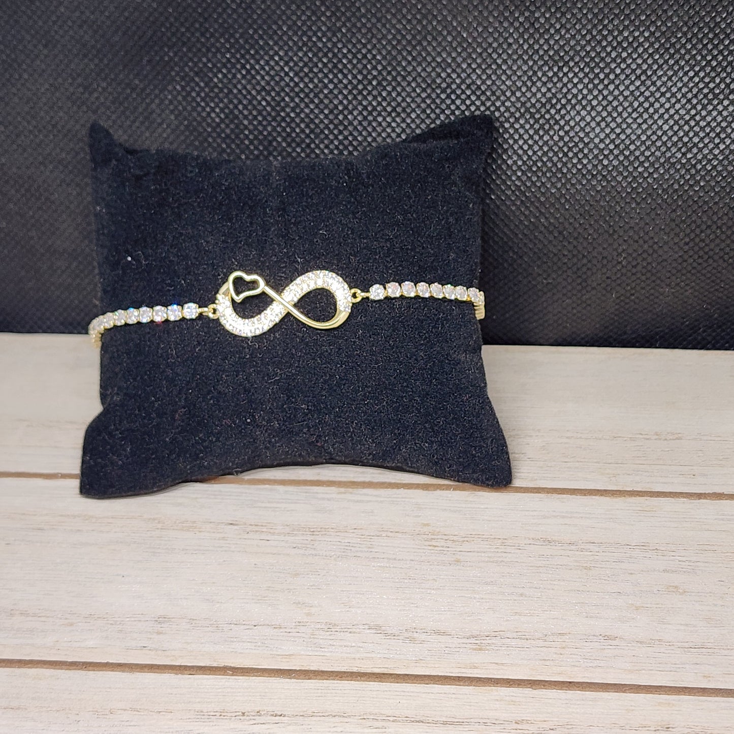 Unlimited love bracelet