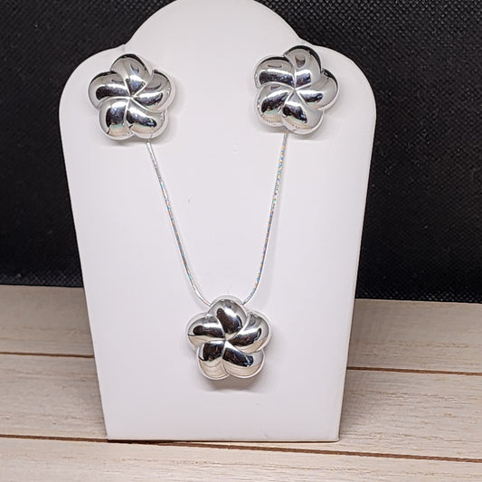Bloom shine necklace set