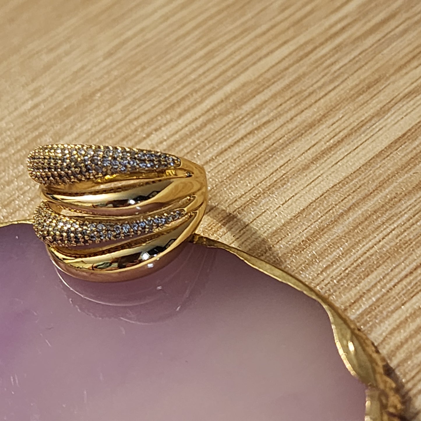 Elegant ring